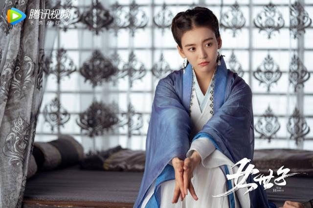 尤靖茹生日曝写真，女装惊艳男装出人意料