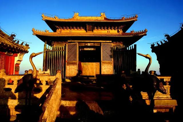 武当山金顶简介，武当山金顶的秘密（武当山金顶的来历）