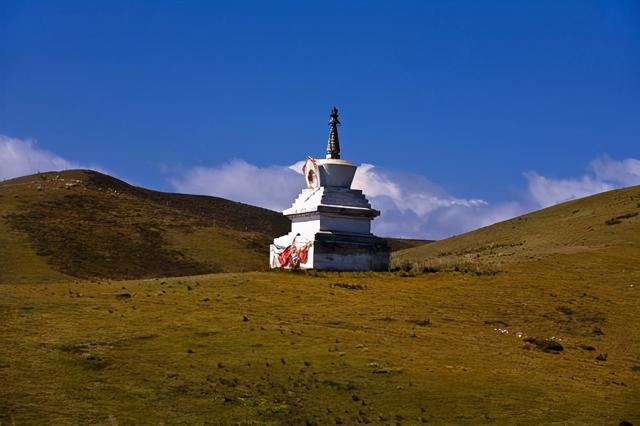 乌鞘岭长城走向，气势磅礴乌鞘岭