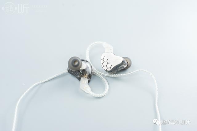 云雀耳机推荐入耳式，靠谱圈铁KBEAR魁宝