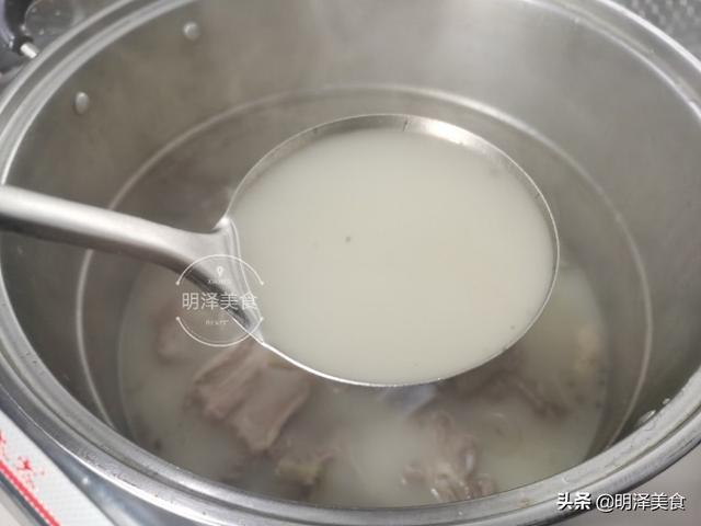 羊杂汤怎么做好吃，羊杂汤怎么调制才好吃（切记不要直接煮）