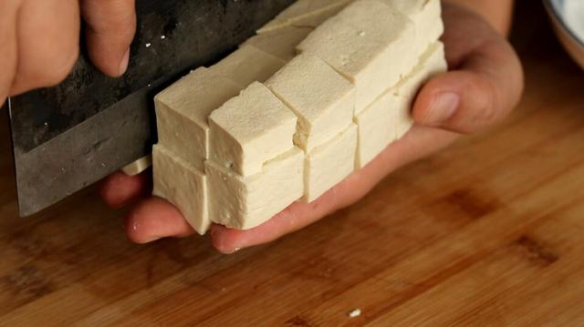 豆腐怎么做好吃又简单，豆腐怎么做好吃超简单教程（家常豆腐最好吃）