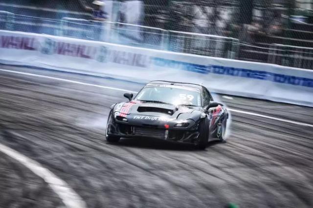 最基础的汽车漂移教学，汽车飘移的技巧和简单易上手的操作方法