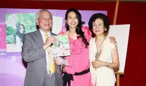 明星与父母合照，杨迪刘诗诗