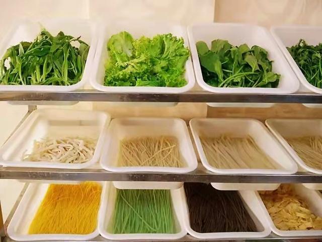 吃麻辣烫必备五种菜，婚外感情中男人追女人是一种什么样的心态