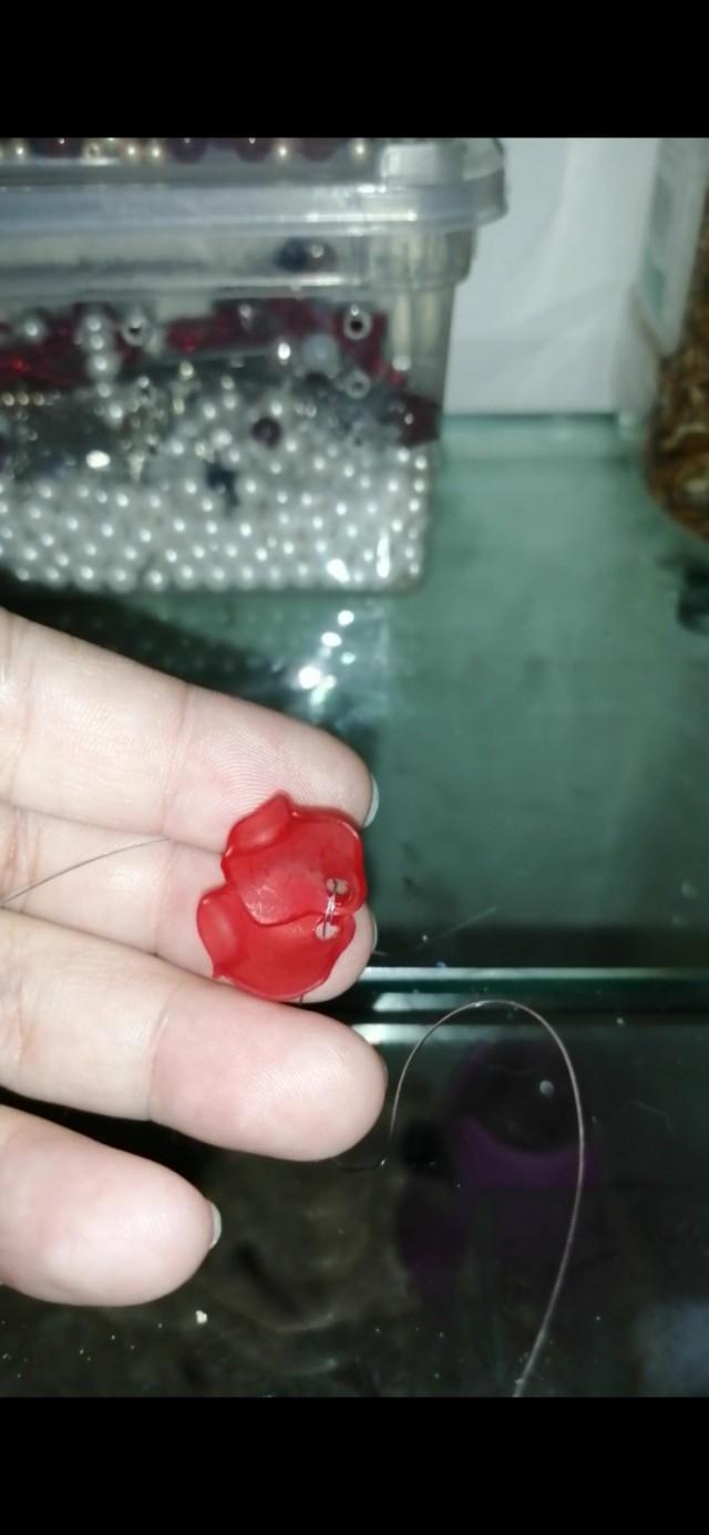 手工发夹简单制作方法，教你DIY一个美丽的发夹