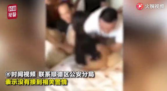 两伴娘恶性闹婚事件，网曝婚闹4名伴娘被压床猥亵