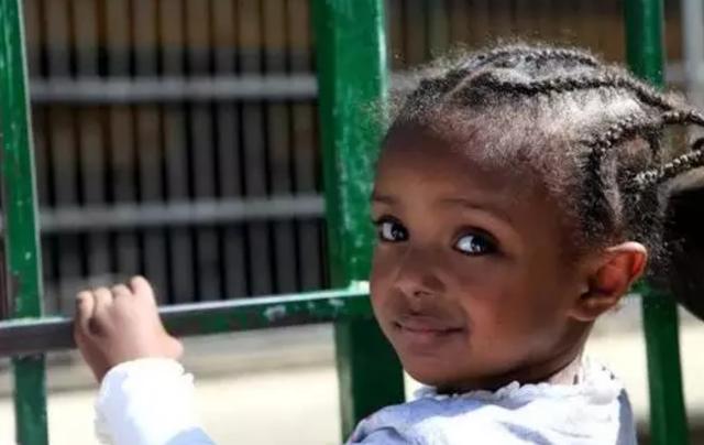 世界上最丑的婴儿，世界上最黑的孩子近照