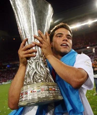 维奥拉的100座城堡中的维奥拉，萨维奥拉的故事停留在那个被风吹过的夏天