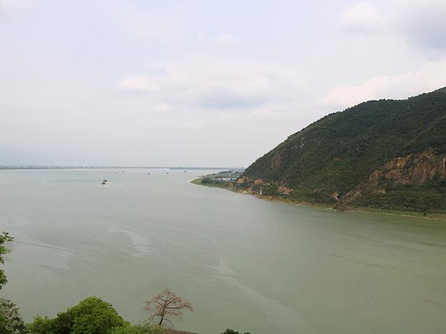 肇庆最有名的旅游景点在哪里呢，肇庆有什么好玩的地方