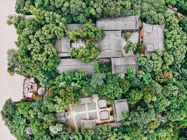 乐山大佛不解之谜，乐山大佛是如何闭眼的