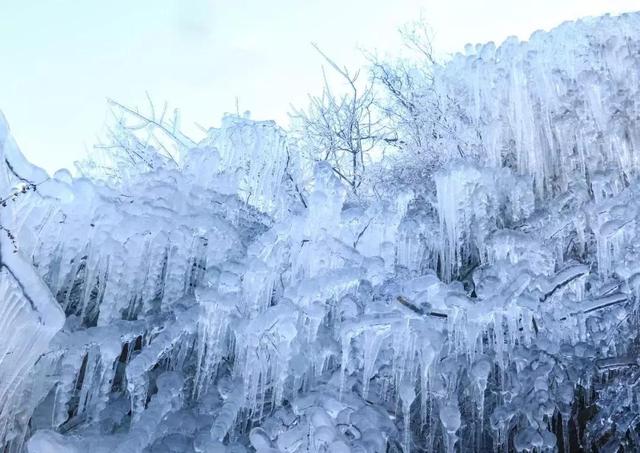 北京冬天风景凤凰岭，凤凰岭冰雪乐园欢乐来袭