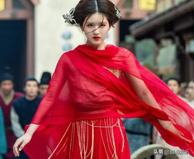 18岁赵露思有多瘦，都说赵露思只有80斤