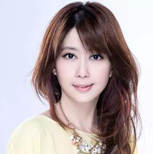 内地90年代最牛女歌手，人物13位红遍内地几十年女歌手现状