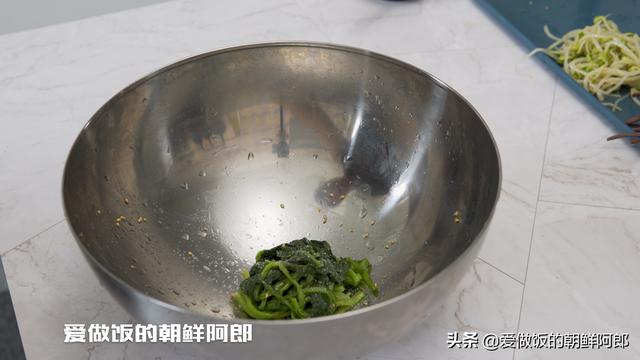 石锅拌饭酱怎么调，石锅拌饭酱料配方（石锅拌饭直接拿米饭拌可不行）