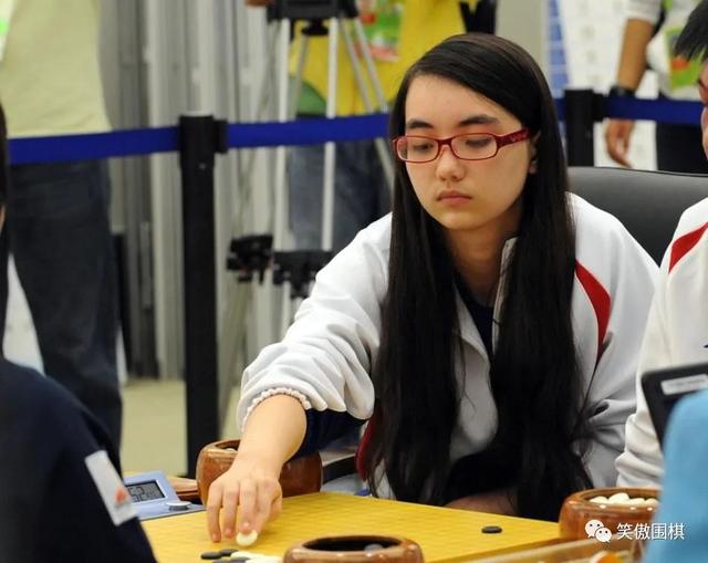 中澳混血围棋手黑嘉嘉，千年仅一人的美女棋士