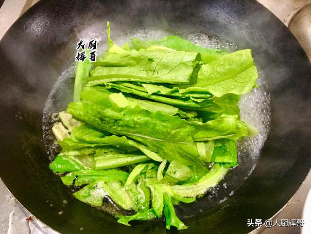 油麦菜怎么炒好吃，油麦菜这样炒鲜香清脆