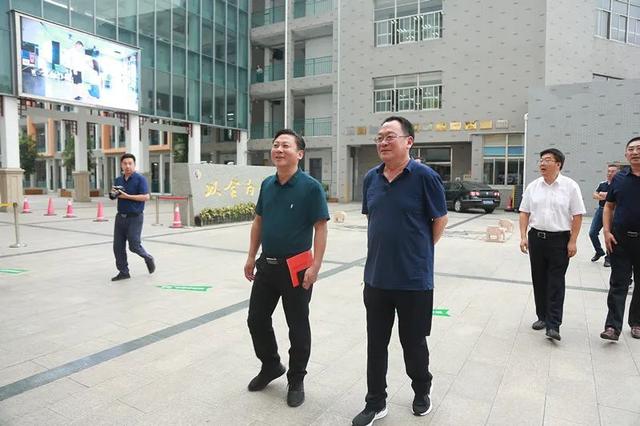 教师慰问一线教育工作者，省委教育工委、省教育厅走访慰问一线教育工作者