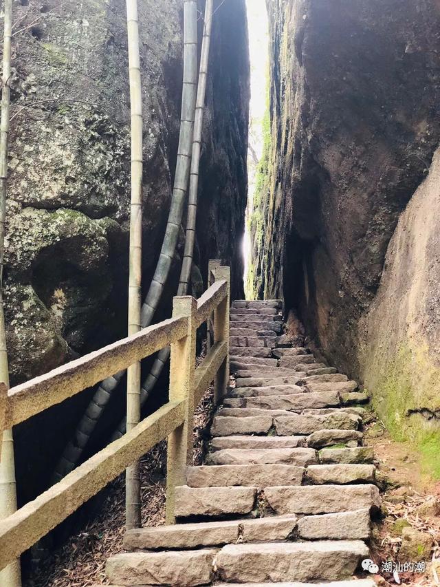 闽北之行武夷山一线天，武夷山旅记（武夷山：我家最窄仅30厘米）