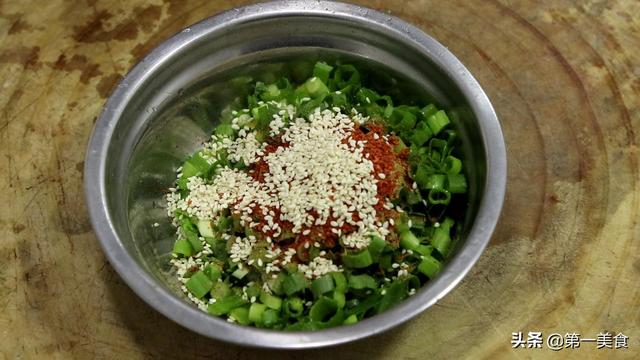 炒孜然羊肉的家常做法，孜然羊肉怎么做最好吃又嫩不油炸（这道孜然炒羊肉做法简单）