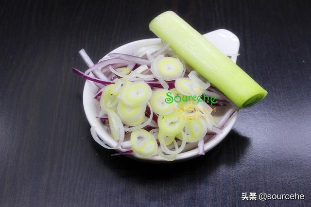 牛排怎么煎好吃，怎么样煎牛排好吃窍门（牛排鲜嫩入味不塞牙）