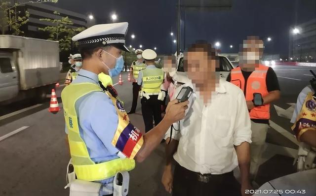 车辆年审大概是什么时候，到底什么时候年检