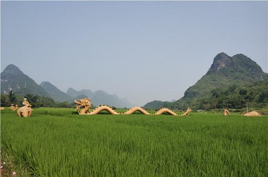 广西桂林阳朔的山水，找到语文书上的桂林