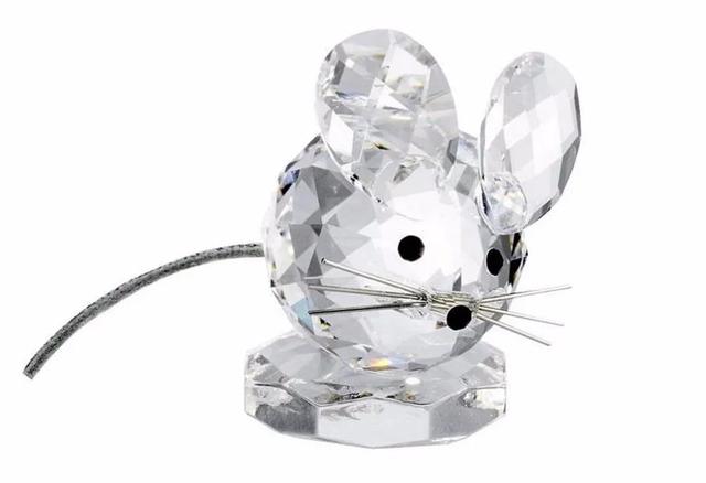 3万颗施华洛世奇水晶造型，施华洛世奇将关店3000家