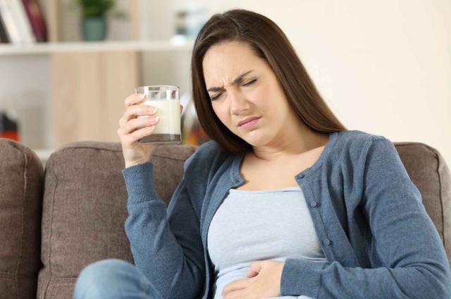 减肥期间晚上喝牛奶会长胖吗，减肥喝牛奶会发胖