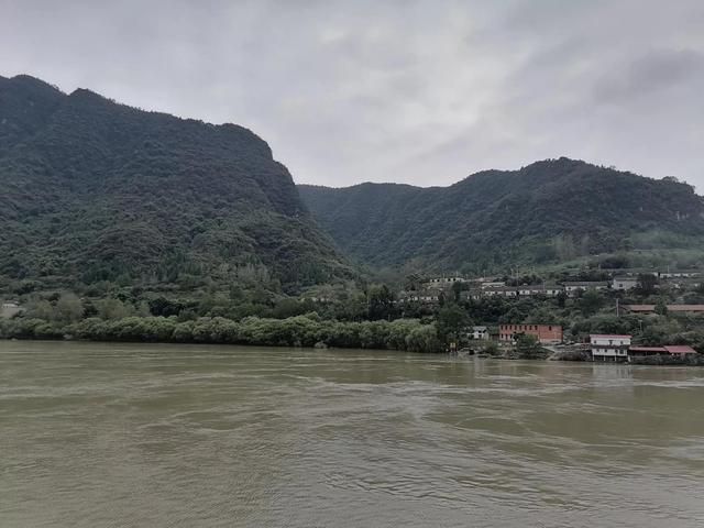 三峡大坝旅游景点，湖北宜昌三峡大坝旅游景点有哪些（领略世界第一坝的水涨船高）