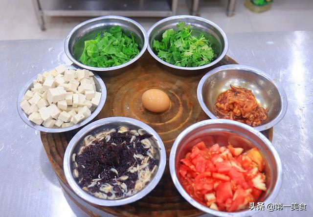清炖豆腐的做法，清炖白豆腐汤（白菜炖豆腐汤怎么做才好喝）