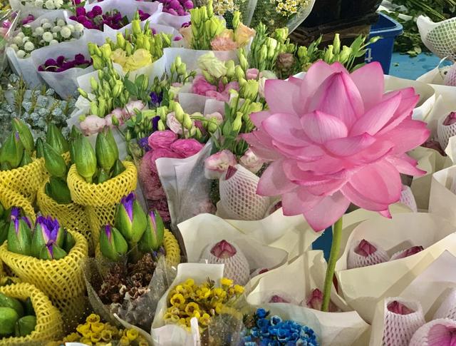 昆明最大的鲜花市场叫什么名字，昆明最受欢迎的2大花市