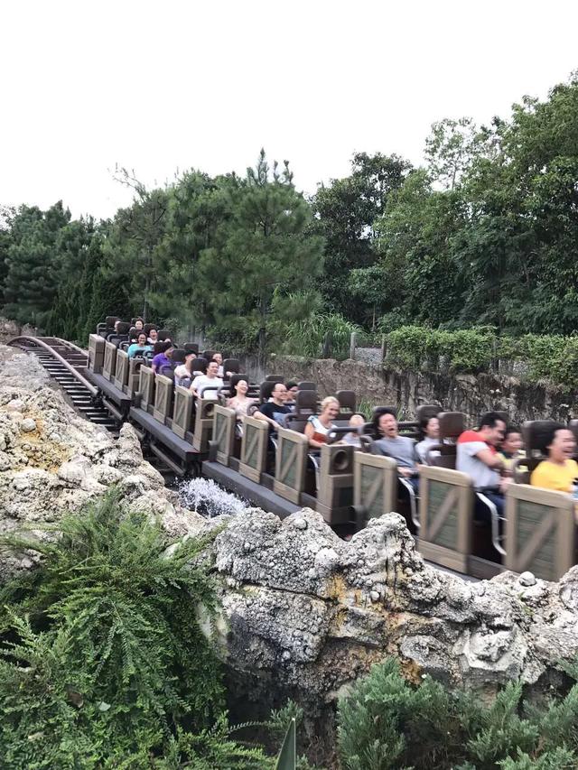 香港有迪士尼吗，香港迪士尼乐园介绍（香港迪士尼乐园19日重新开放）