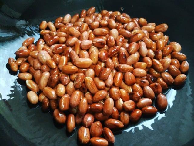 花生米怎么炒出来又脆又酥，学会一个小技巧