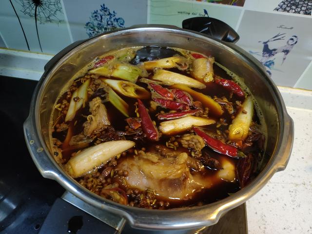 酱牛肉的制作方法，教你制作非常好吃的五香酱牛肉（酱牛肉最地道的做法）