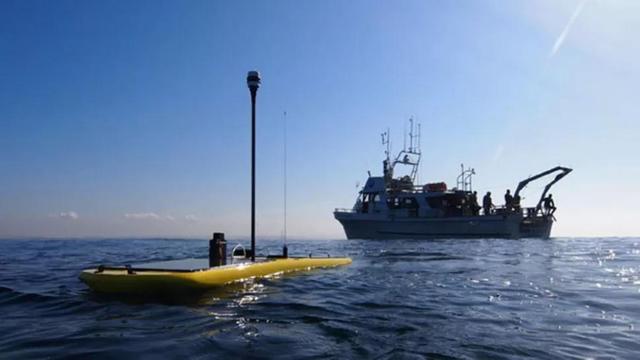 无人机是如何探索海洋的，无人机水下有多酷