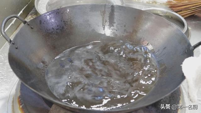 黄豆芽的家常做法，黄豆芽的十种家常做法（厨师长炒个黄豆芽）