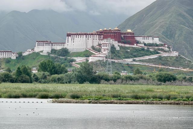 自由之旅挺进川藏线，男子偶遇独腿骑士勇闯318川藏线