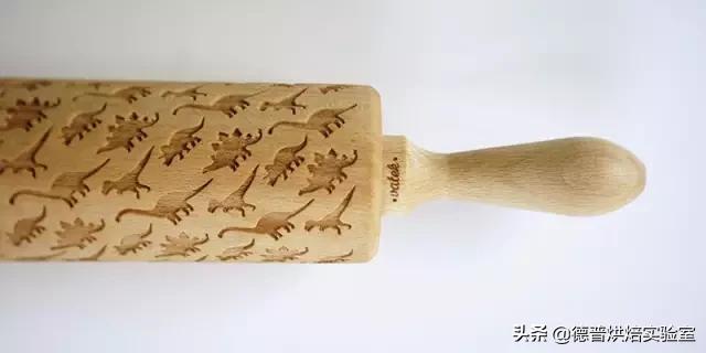 擀面杖如何制作，有时候擀面杖也能做出艺术甜品