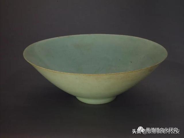 白瓷起源于什么时候的瓷器，瓷器釉彩的品种及其起源