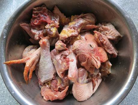 大厨教你香菇炖鸡家常做法，东北名菜小鸡炖蘑菇