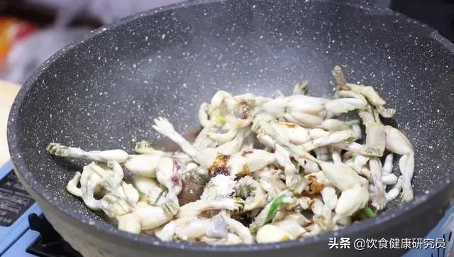 爆炒田鸡的正宗做法，美食推荐：肝腰合炒，爆炒田鸡