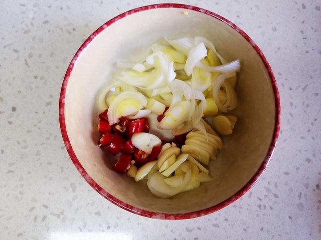 豆泡的做法大全简单好吃，米饭都能多吃一碗