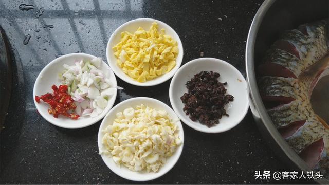 家常焖鱼最简单做法，鹏厨教你做酱焖鱼