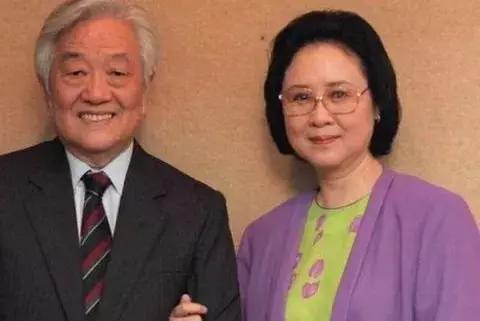 琼瑶的婚姻史，“爱情教母”琼瑶到了暮年