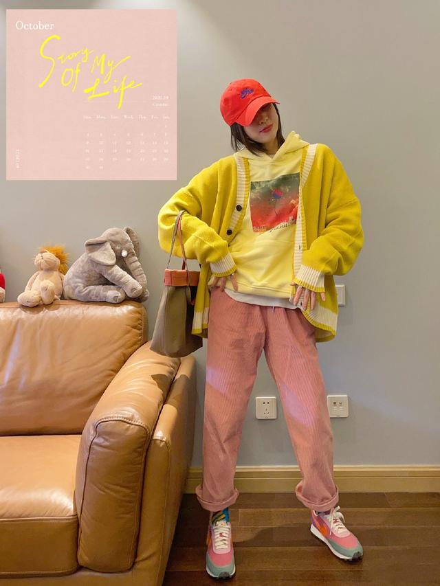 宽松卫衣叠穿搭配，穿“卫衣”的季节到了