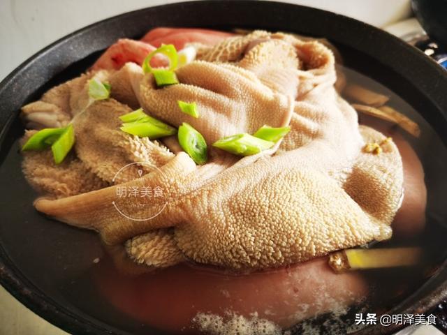 羊杂汤怎么做好吃，羊杂汤怎么调制才好吃（切记不要直接煮）