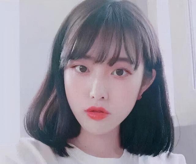 波浪型小清新发型，先别去理发店做大波浪