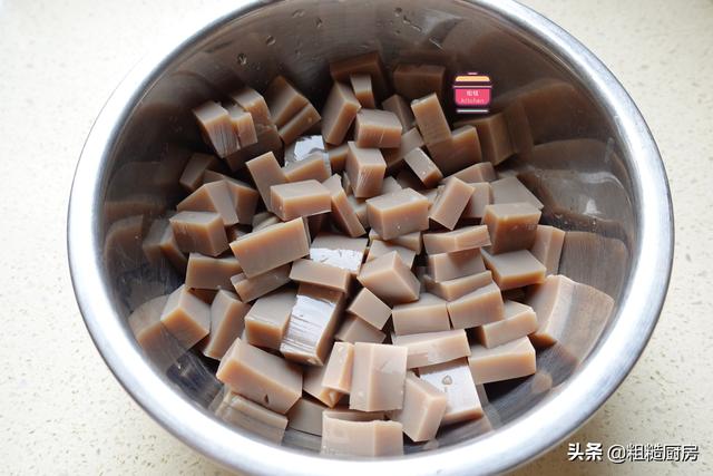 陕南橡子凉粉，给家人炒盘橡子凉粉