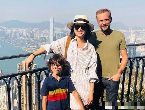 国际名模吕燕长了一张高级脸，最丑超模吕燕活成了豪门